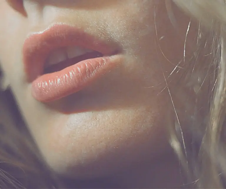 راهنمای چت جنسی تلفنی Everything you need to know about phone sex chat (1)